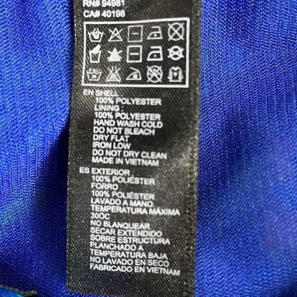 FOREVER 21 watercolor‎ print shorts.Pockets.  Size zip.Lined.Lightweight. Medium - Picture 11 of 11